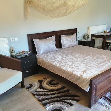 Guesthouse Athanasiou Káto Loutrákion Zewnętrze zdjęcie