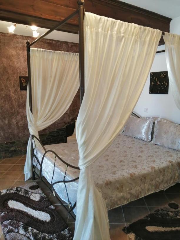 Guesthouse Athanasiou Káto Loutrákion Zewnętrze zdjęcie