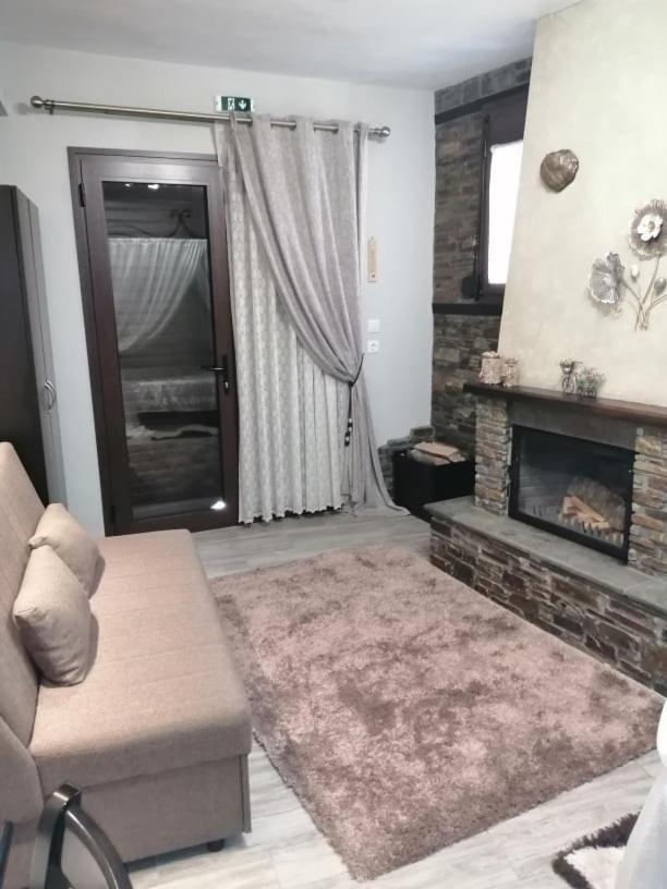 Guesthouse Athanasiou Káto Loutrákion Zewnętrze zdjęcie