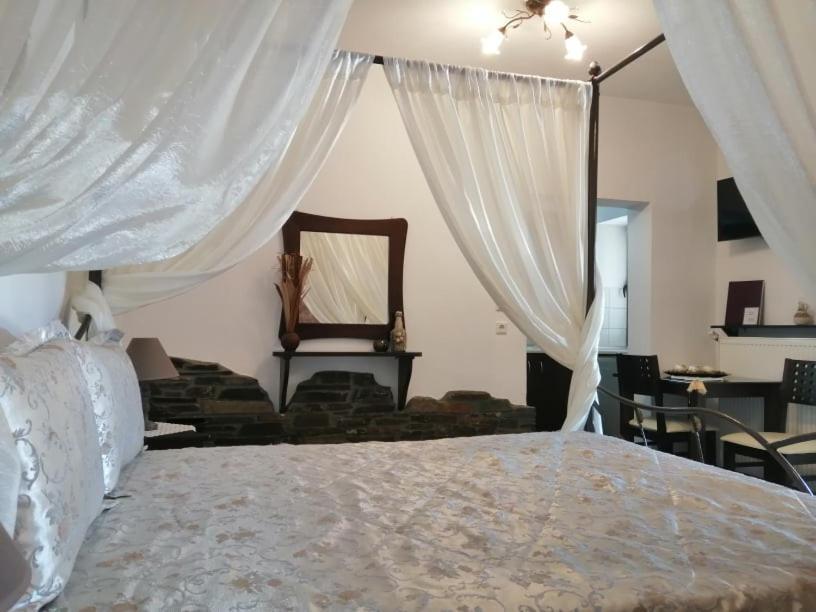 Guesthouse Athanasiou Káto Loutrákion Zewnętrze zdjęcie
